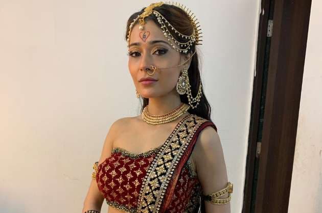 TV star Sara Khan recovers from Covid  returns to shooting