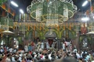 Bankey Bihari temple shut  indefinitely  due to huge crowds