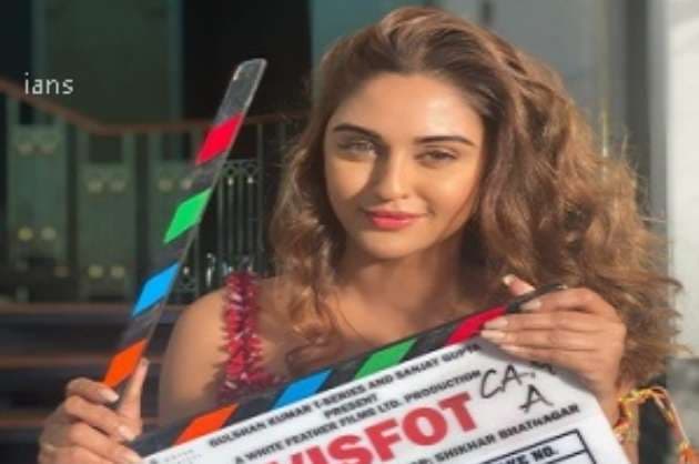 2021 10 31 Krystle D Souza joins  explosive  star cast of  Visfot