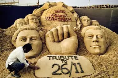 Nation pays tributes to 2