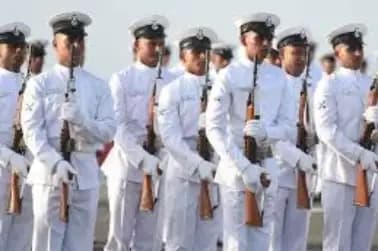 Navy bans social media  s