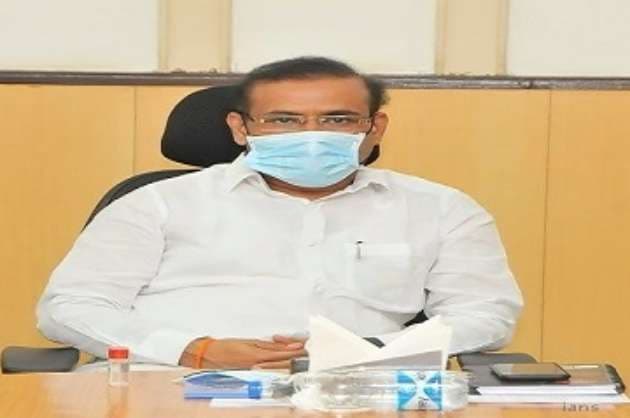 Zooming Covid 19 cases  alarming   says Maha Health Minister Tope