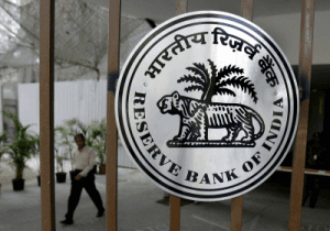 Centre to borrow Rs.3.6 lakh crore in first half of 2015-16