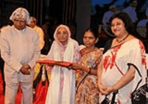 Youngest Everest climber and oldest cataract surgery patient honoured  by Abdul Kalam