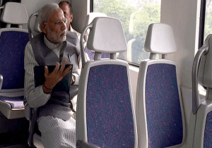 PM travels by Metro