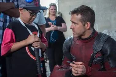 Ryan Reynolds shares phot