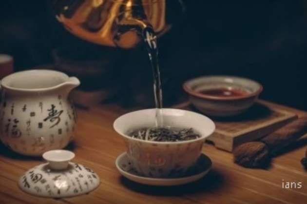Benefits of spiced tea in winter