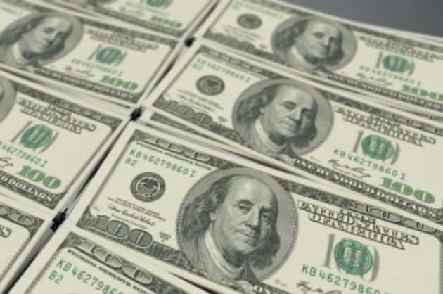 Strengthening US dollar  bond yields pull rupee lower