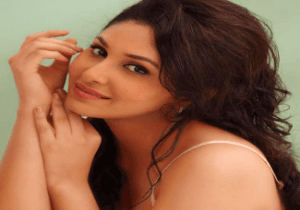 Pooja Chopra under pressure to work with Vipul Shah