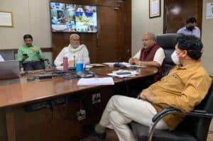 Agriculture Minister holds meeting with Ministry officials
