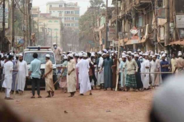 12 injured in B desh mosque attack
