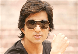 What makes SRK jealous of Sonu Sood?