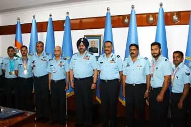 Air Force chief felicitat
