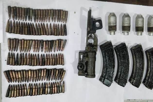 Police arrest 3 terrorist associates in Kashmir