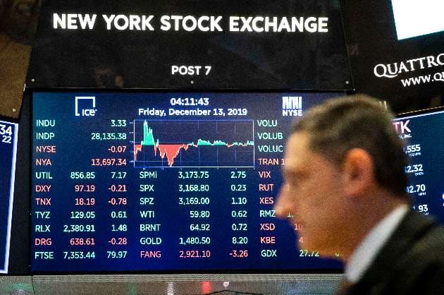 US stocks end mixed amid data