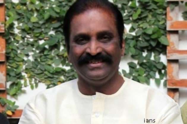 Lyricist declines award after controversy
