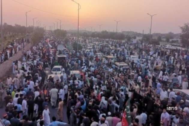 Imran asked PTI workers to carry auto loading weapons in Azadi March  Minister