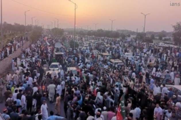 Imran asked PTI workers to carry auto loading weapons in Azadi March  Minister