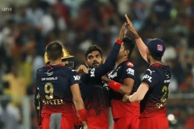 IPL Turning Point  Wickets at regular intervals in slog overs cost RCB game in Qualifier 2
