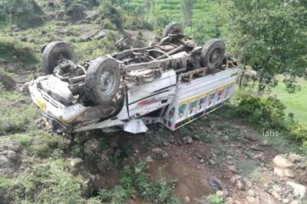 26 injured in J K road accident