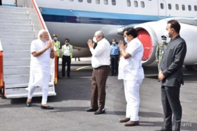PM Modi plays Gujarati card in Rajkot
