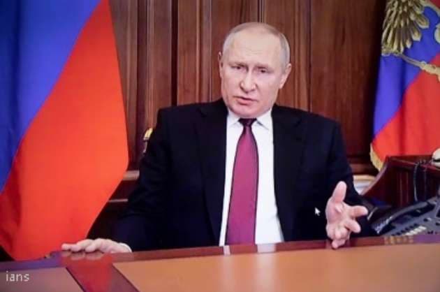 Putin warns Macron  Scholz about danger of pumping Ukraine with Western weapons
