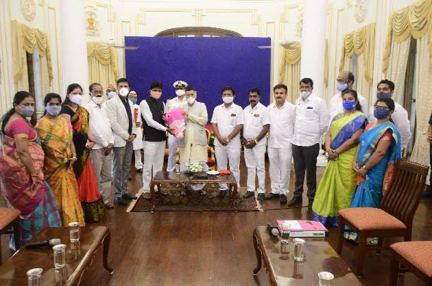 Delegation of Sarpanch Parishad meets Governor