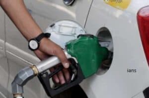 Fuel prices remain unchanged on Saturday