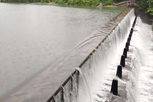 TULSI LAKE OVERFLOWS AS RAINS LASHES MUMBAI