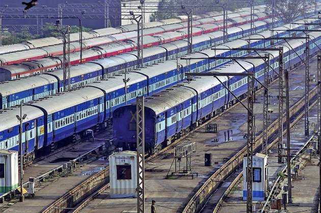 Railway Board Chairman  Niti Aayog VC inspect DFC work