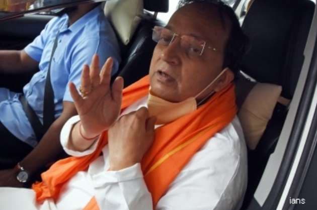 Arun Singh reaches Yediyurappa s residence for discussions