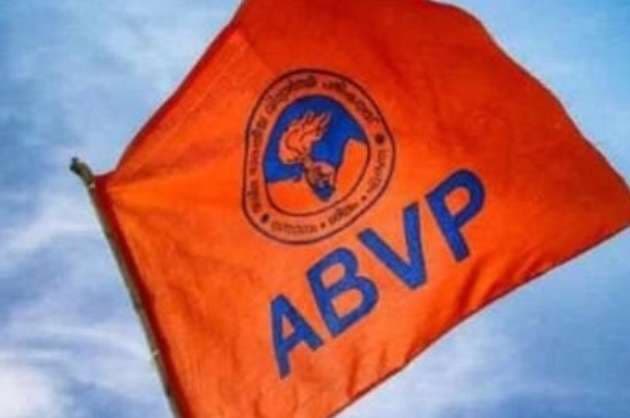ABVP activists caned for blocking Maha minister s car