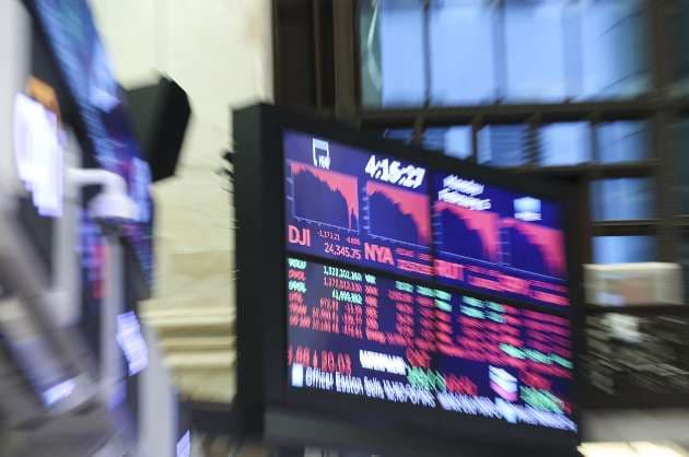 US stocks rise amid economic data