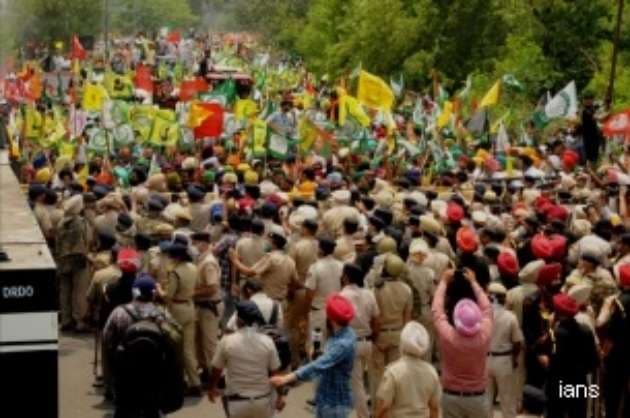 Haryana farmers block highways to protest police action
