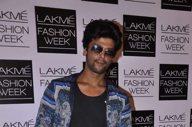 I am not dead tweets TV actor Kushal Tandon