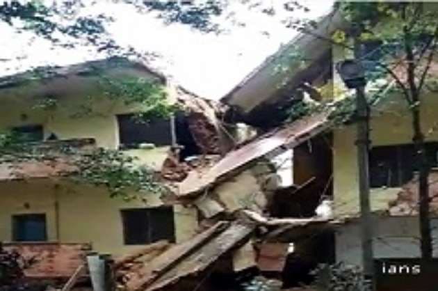 Another B luru building collapses  18 families have narrow escape