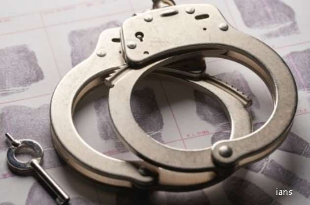 7 200 bottles of IMFL seized in Tamil Nadu  2 held