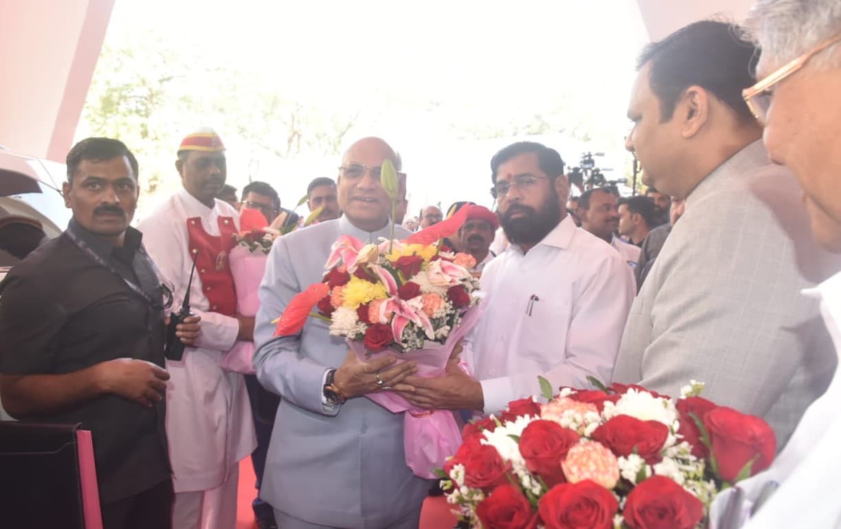Maha Governor opens First session of State Legislature
