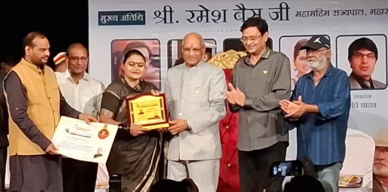 Governor presents Rashtra Seva Samman' to art director Jayant Deshmukh, filmmaker Rumi Jaffery