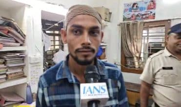 Man Who Raised Anti-National Slogans Salutes Tricolour 21 Times, Chants 'Bharat Mata Ki Jai' on Court Order