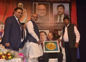 Veteran Actor Prem Chopra Receives Lifetime Achievement Award