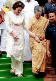Sonia Gandhi to Campaign for Priyanka's Electoral Debut from Wayanad