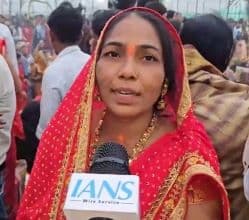 Last Day of Chhath Puja Devotees Make Offerings to The Rising Sun, Festival Concludes Today
