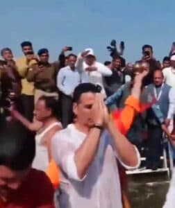 Akshay Kumar Takes Dip at Sangam, Praises Arrangements at Maha Kumbh
