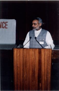 Ahead of PM Modi’s Mauritius Visit, 27-Year-Old Pictures of His 'Mini India' Tour Surfaces