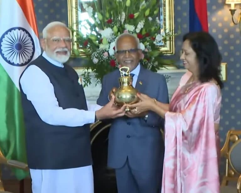PM Modi Gifts 'Maha Kumbh Jal' to Mauritius President in Port Louis
