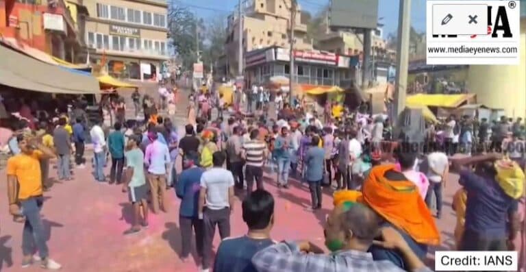 Ghats in Uttar Pradesh’s Varanasi Come Alive with Holi Celebrations