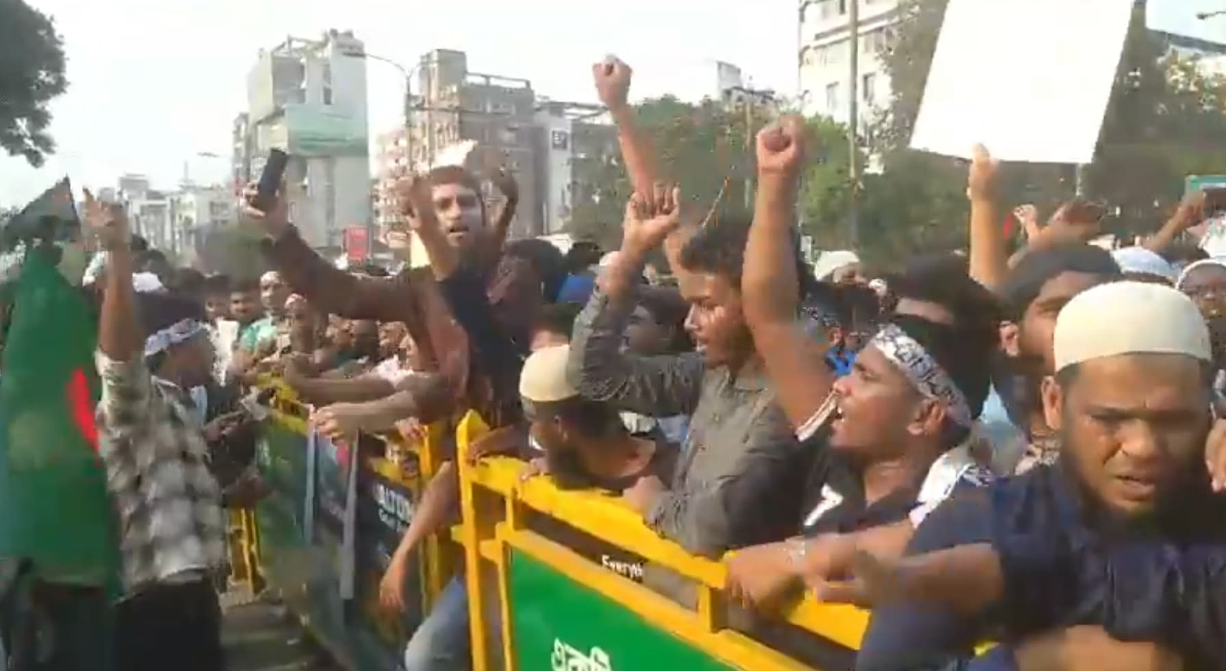 Bangladesh: Security Beefed Up at US Embassy in Dhaka Following Protests