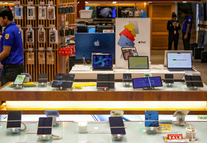 US Exempts Smartphones, Computers From Latest Tariffs