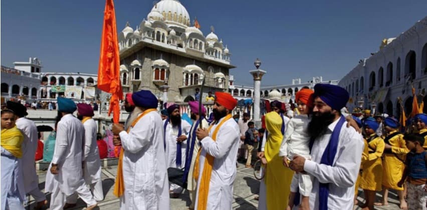Pakistan's Punjab Celebrates Baisakhi, Sikh Pilgrims Mark Khalsa's Founding